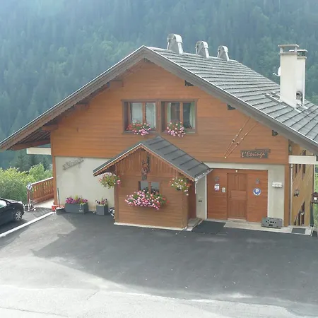 D'hote L'etringa Bed & Breakfast
